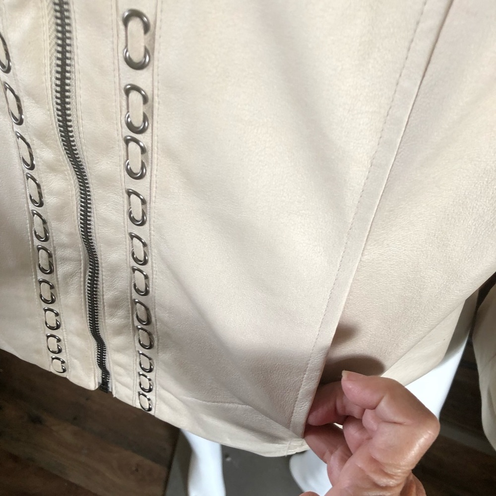 Jacket - Picture 2 of 6
